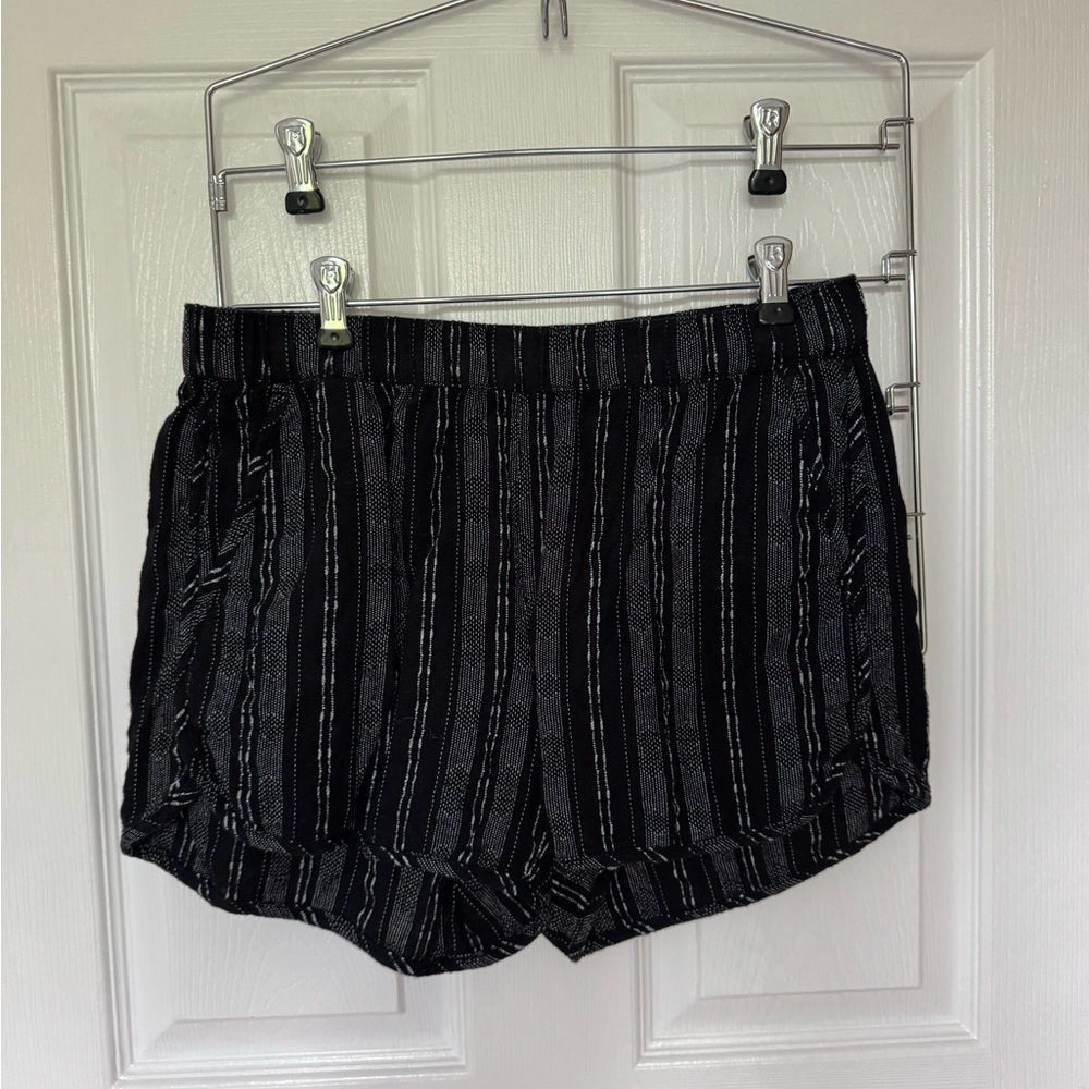 Madewell Black and White Pull-On Patterned Shorts
